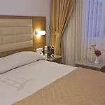 Hotel The