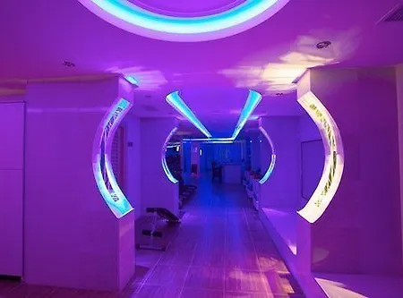 Hotel The 4*
